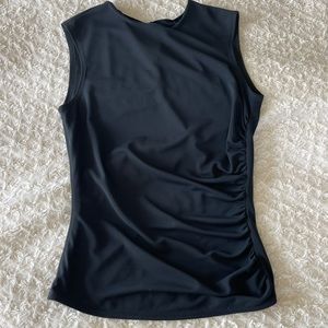 Fitted black top small